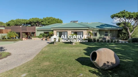 Moradia T13 para Venda em Quarteira