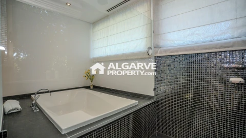 Moradia T13 para Venda em Quarteira