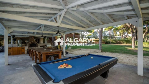 Moradia T13 para Venda em Quarteira