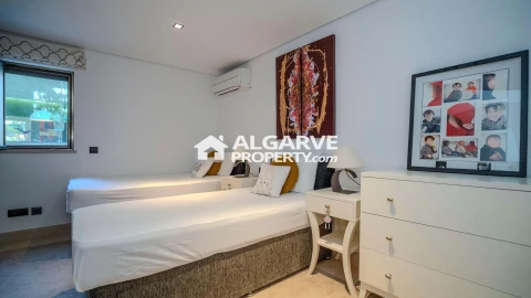 Moradia T13 para Venda em Quarteira