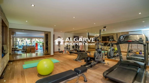 Moradia T13 para Venda em Quarteira