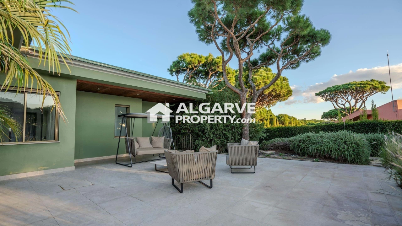 Moradia T13 para Venda em Quarteira Foto 69