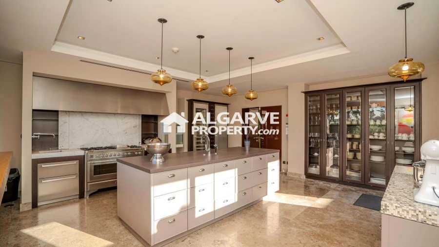 Moradia T13 para Venda em Quarteira Foto 49