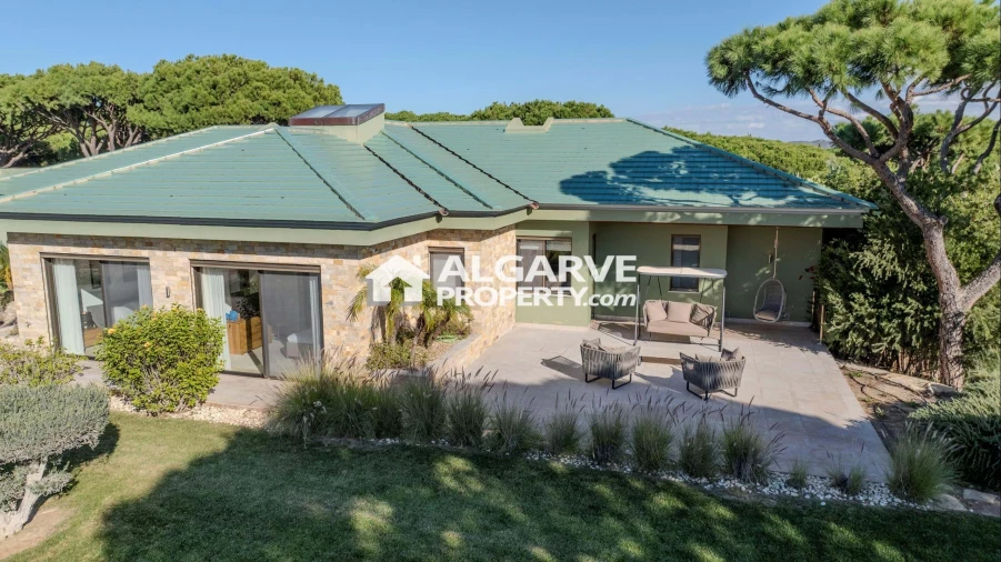 Moradia T13 para Venda em Quarteira Foto 72