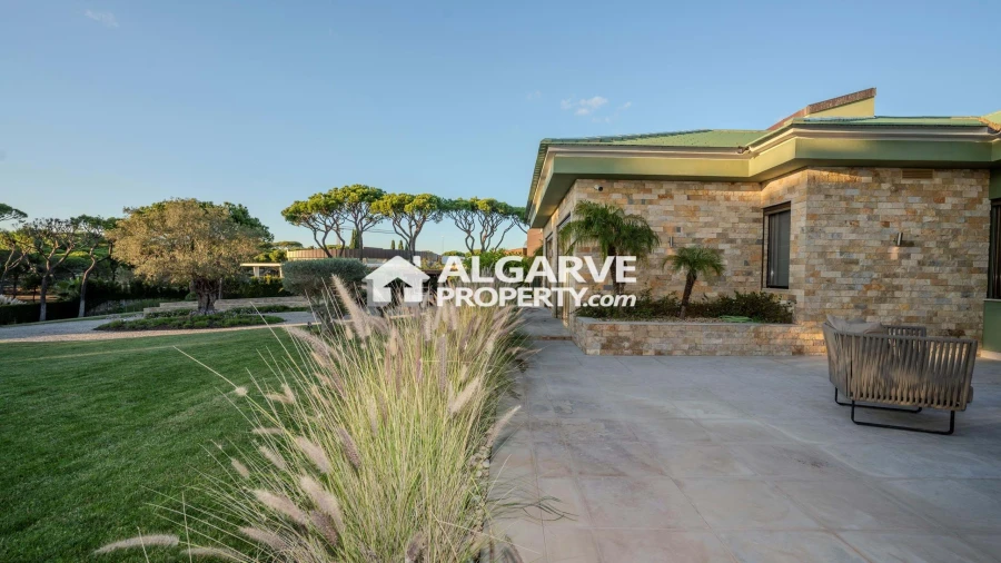 Moradia T13 para Venda em Quarteira Foto 71