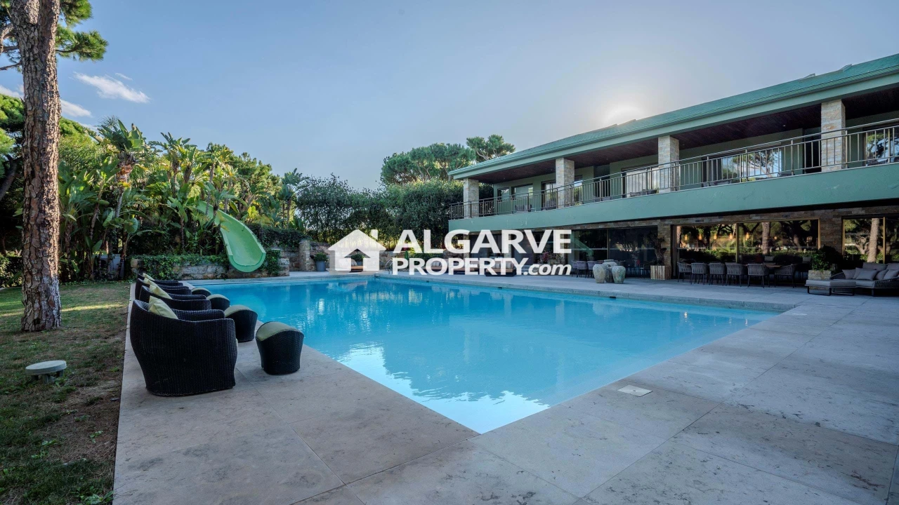 Moradia T13 para Venda em Quarteira Foto 47