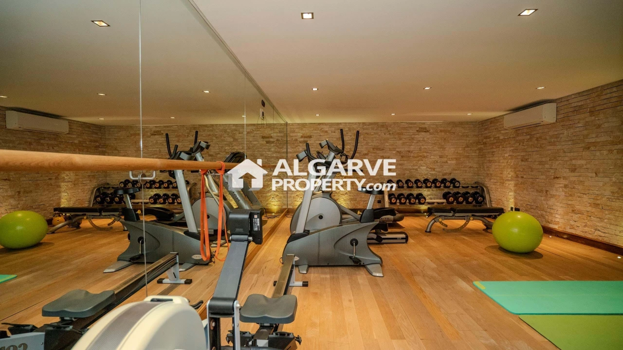 Moradia T13 para Venda em Quarteira Foto 54