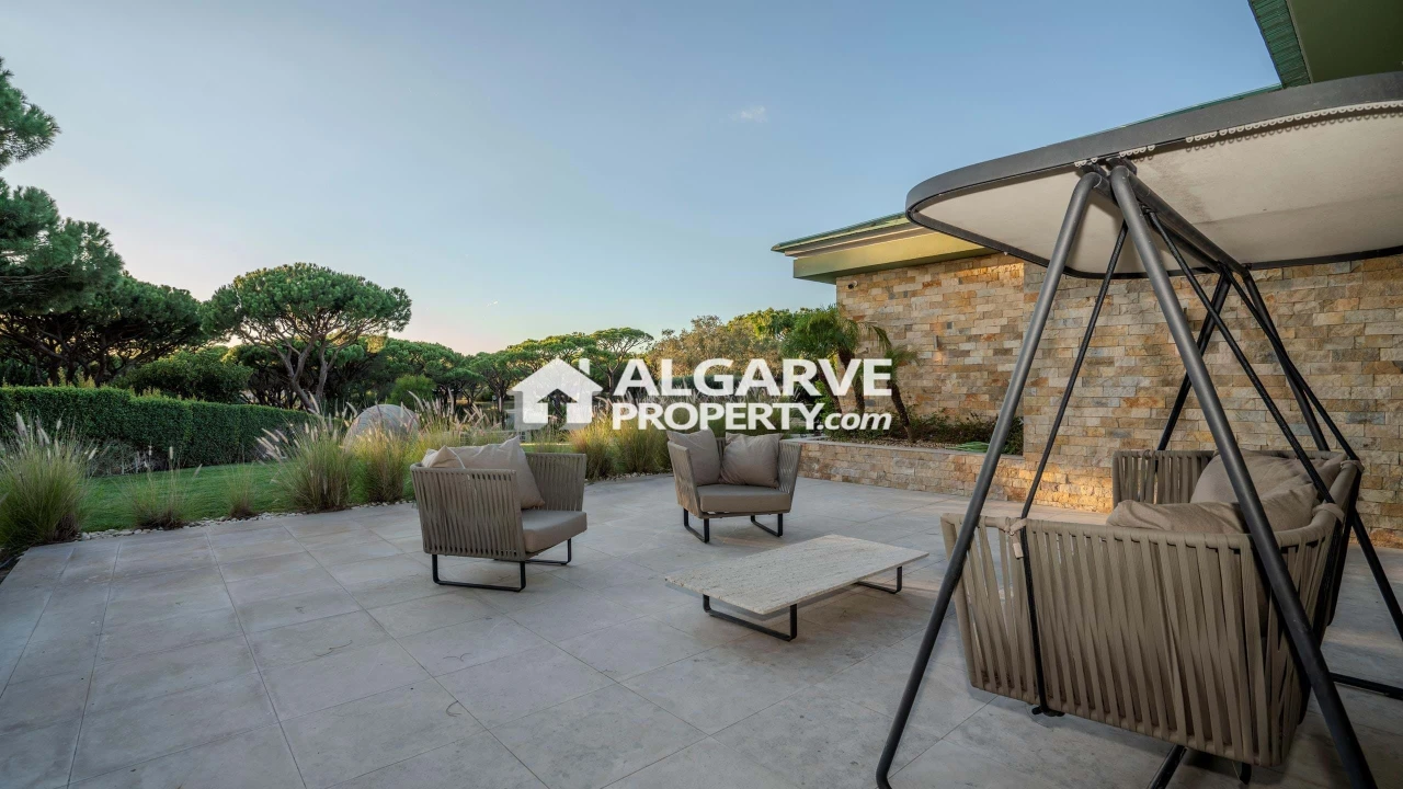 Moradia T13 para Venda em Quarteira Foto 70