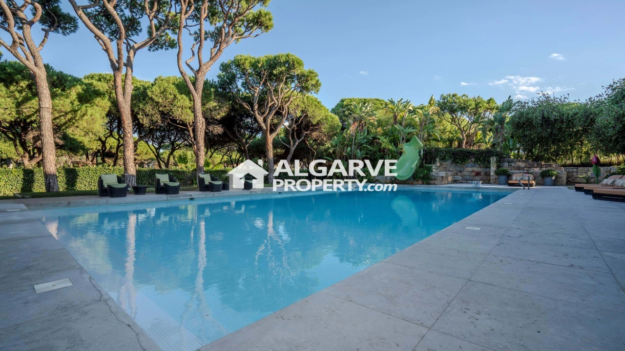 Moradia T13 para Venda em Quarteira Foto 7