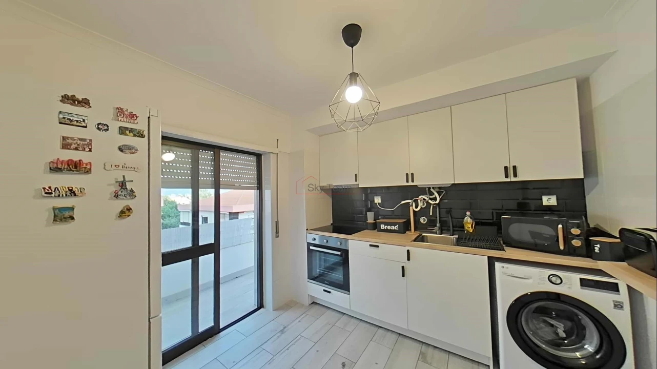 Apartamento T1 para Venda em Amora Foto 13