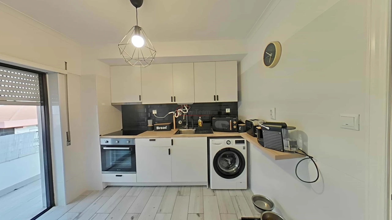 Apartamento T1 para Venda em Amora Foto 14