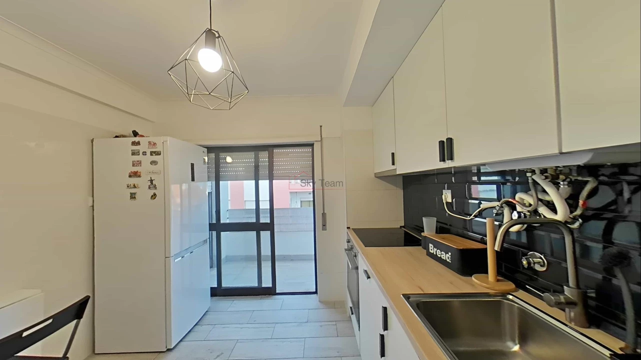 Apartamento T1 para Venda em Amora Foto 17