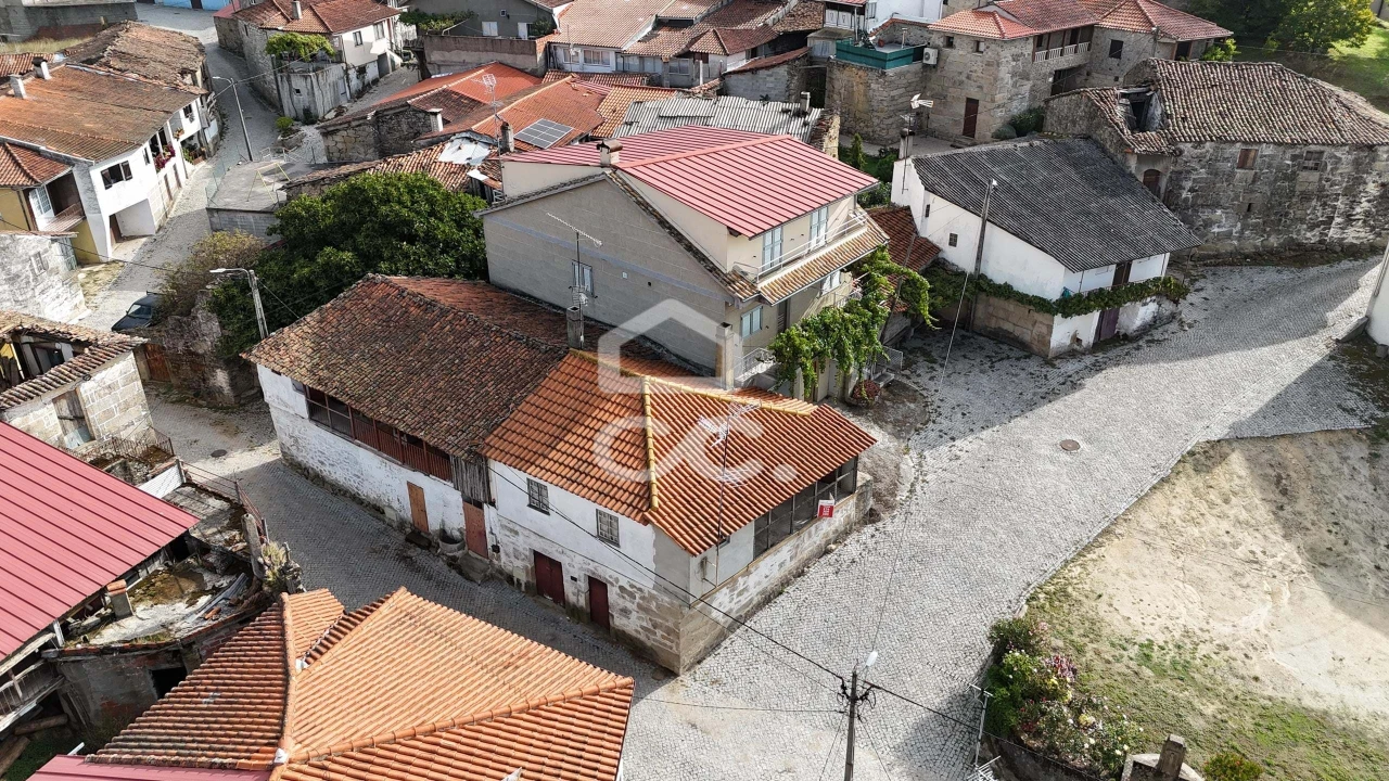 Moradia T2 para Venda em Ervededo Foto 1