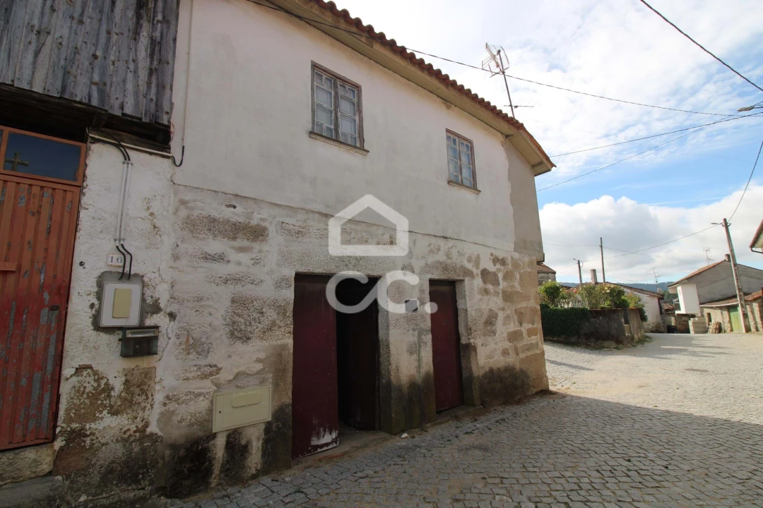 Moradia T2 para Venda em Ervededo Foto 2