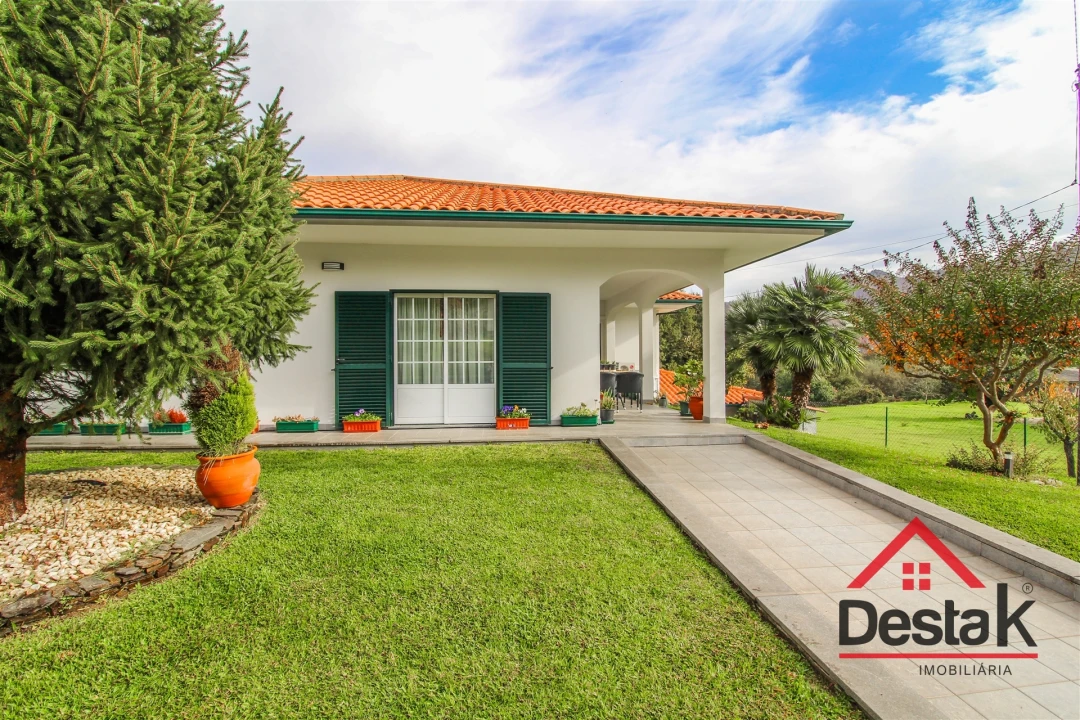 Moradia T5 para Venda em Sul Foto 30