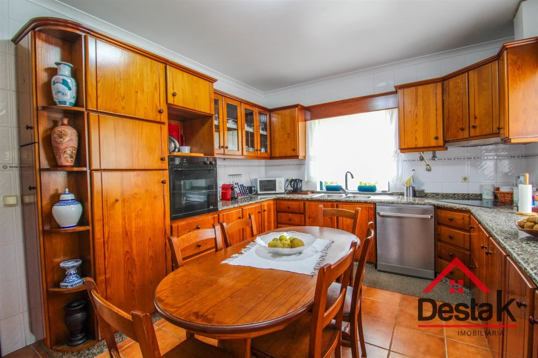 Moradia T5 para Venda em Sul Foto 19