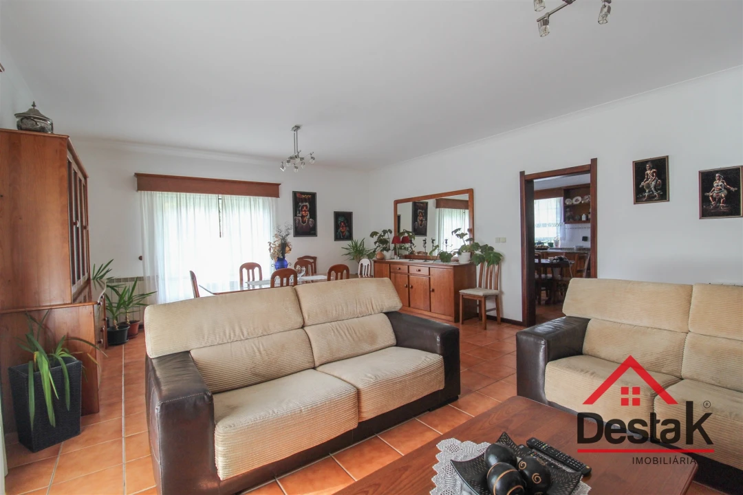 Moradia T5 para Venda em Sul Foto 18