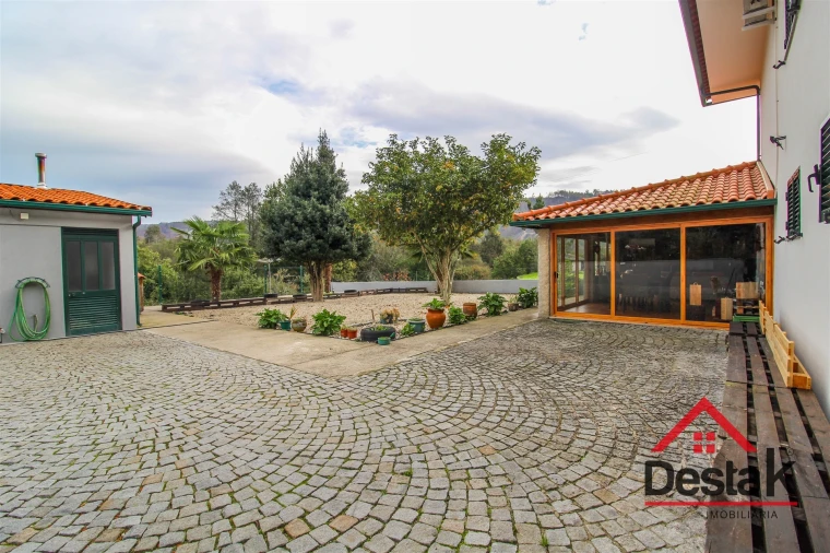 Moradia T5 para Venda em Sul Foto 6