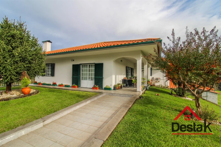 Moradia T5 para Venda em Sul Foto 2