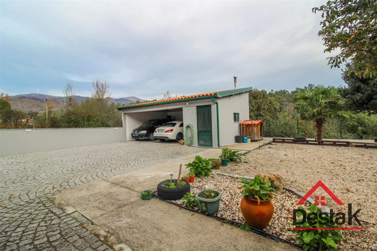 Moradia T5 para Venda em Sul Foto 7