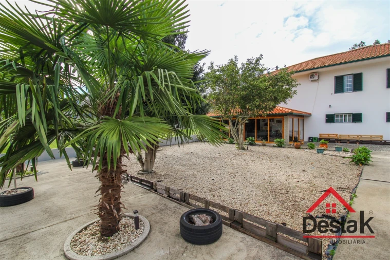 Moradia T5 para Venda em Sul Foto 9