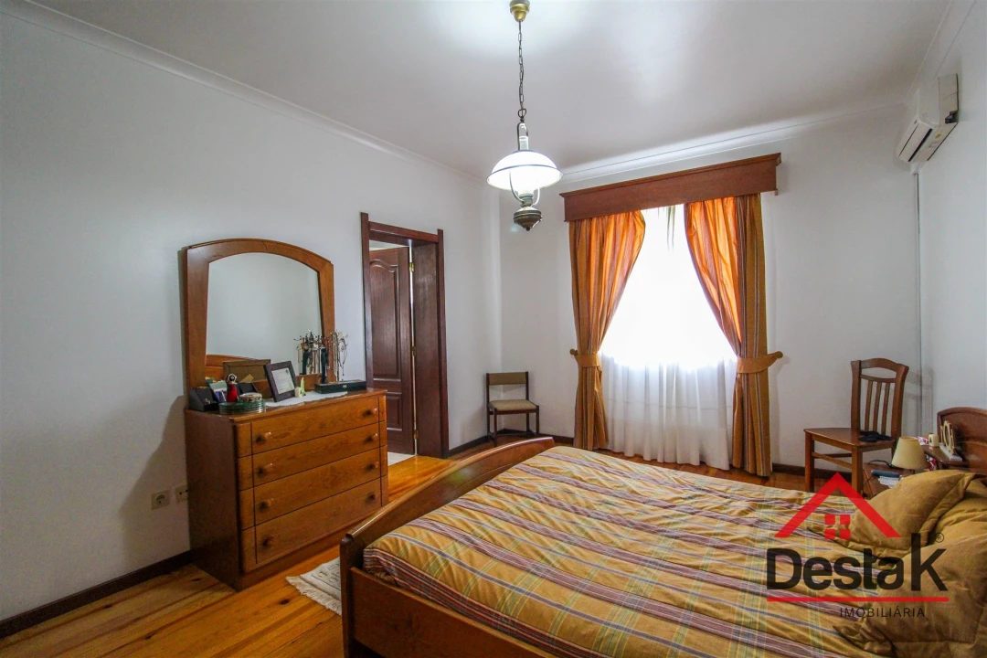 Moradia T5 para Venda em Sul Foto 26