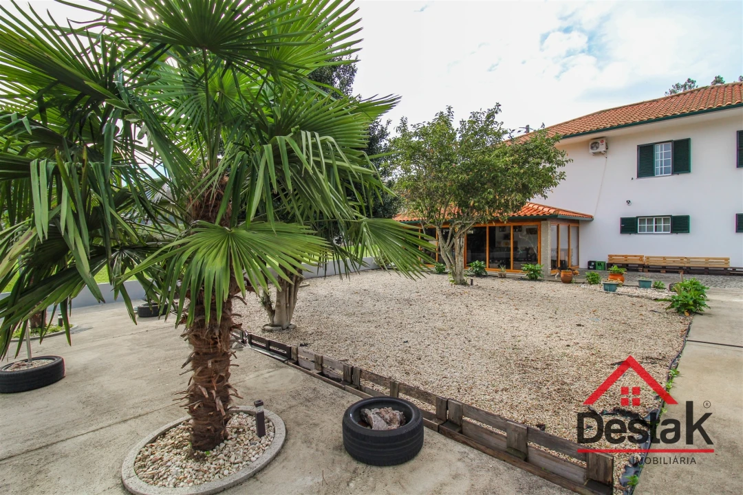 Moradia T5 para Venda em Sul Foto 9