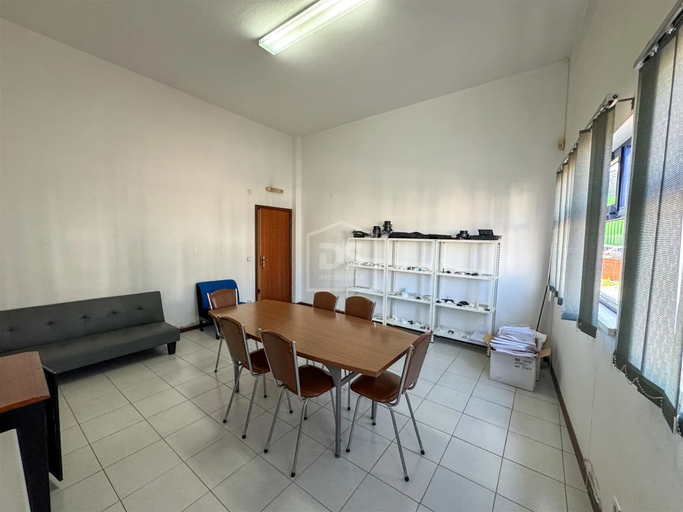 Negócio para Venda em Batalha Foto 15