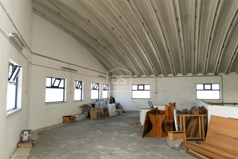 Negócio para Venda em Batalha Foto 27