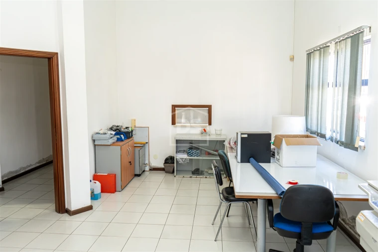 Negócio para Venda em Batalha Foto 8