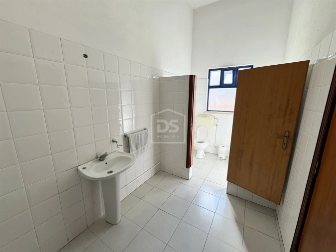 Negócio para Venda em Batalha Foto 23