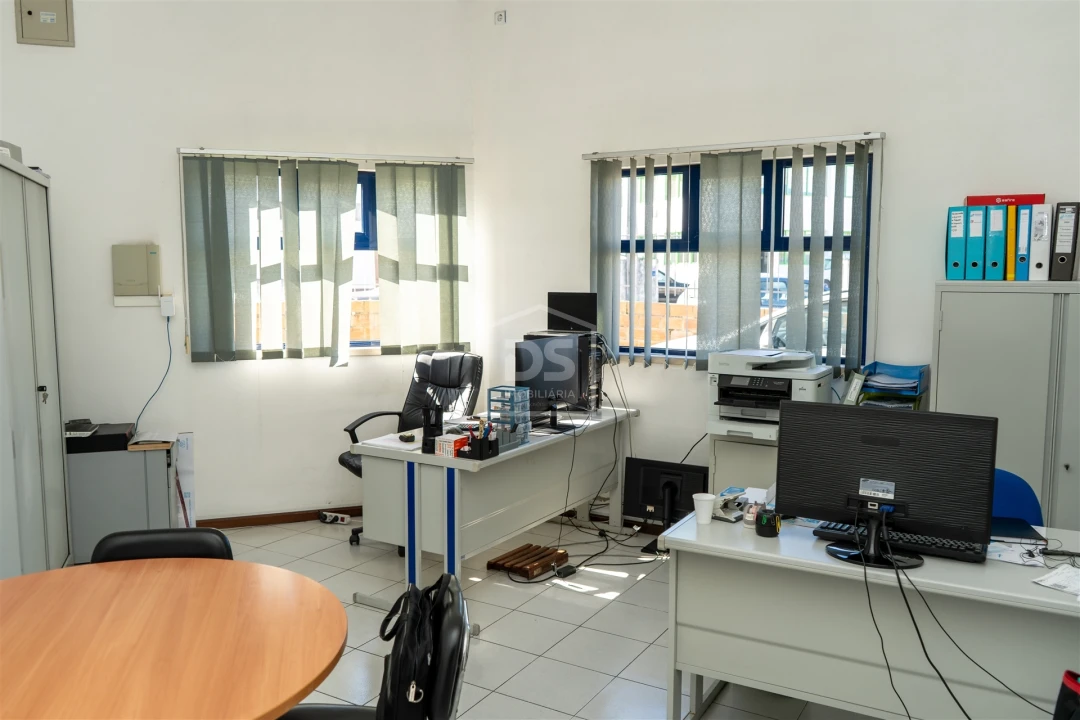 Negócio para Venda em Batalha Foto 6