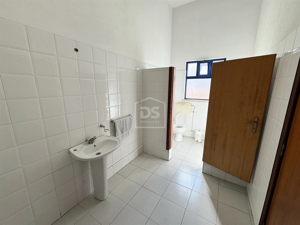 Negócio para Venda em Batalha Foto 23