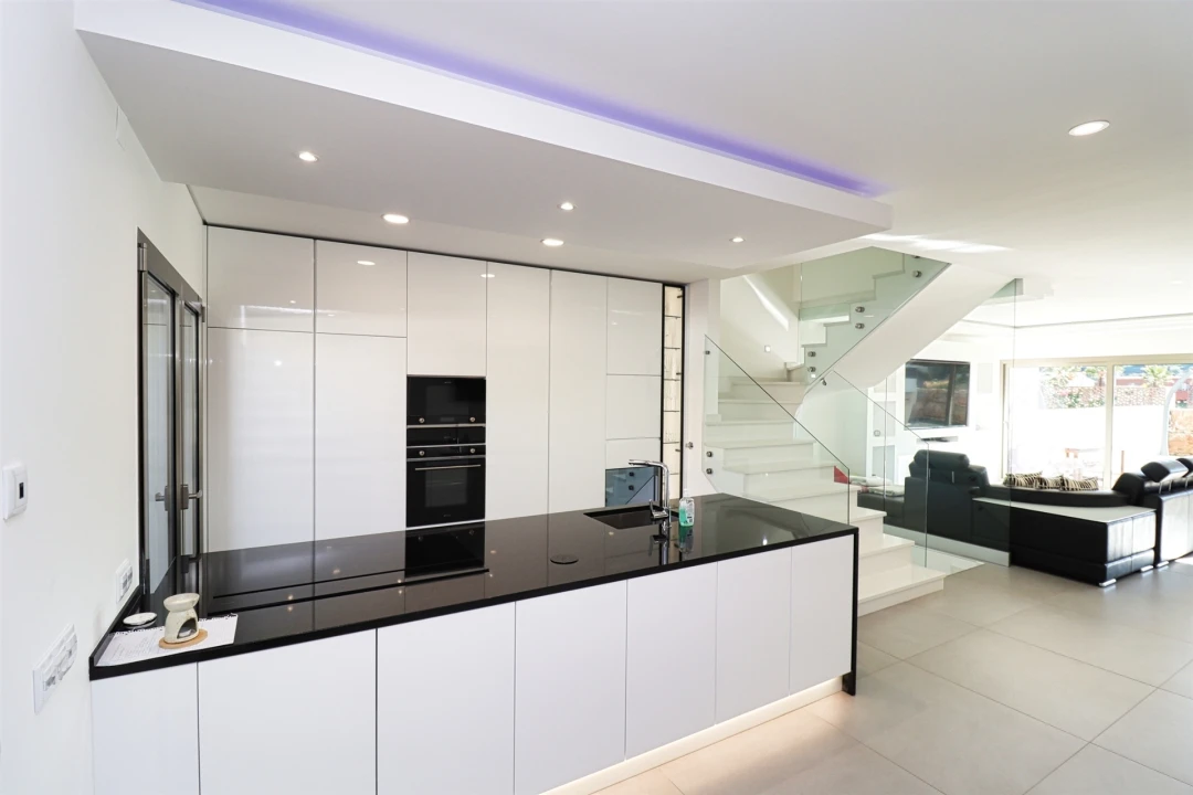 Moradia T3 para Venda em Ferreiras Foto 4