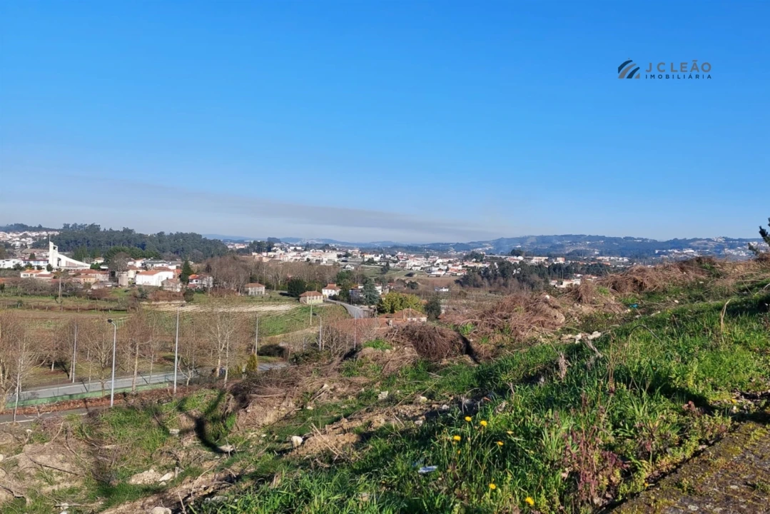 Terreno para Venda em Paredes Foto 2