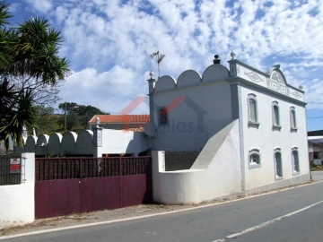 Moradia T2 para Venda em Santa Catarina da Fonte do Bispo