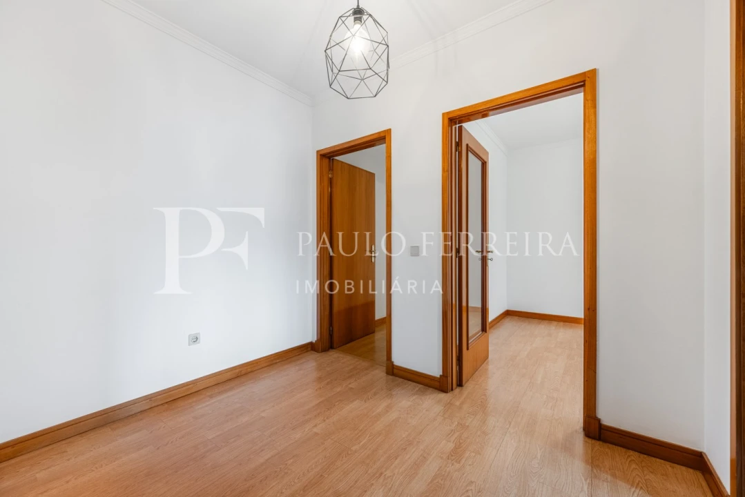 Apartamento T3 para Venda em Vila Nova de Famalicão e Calendário Foto 2
