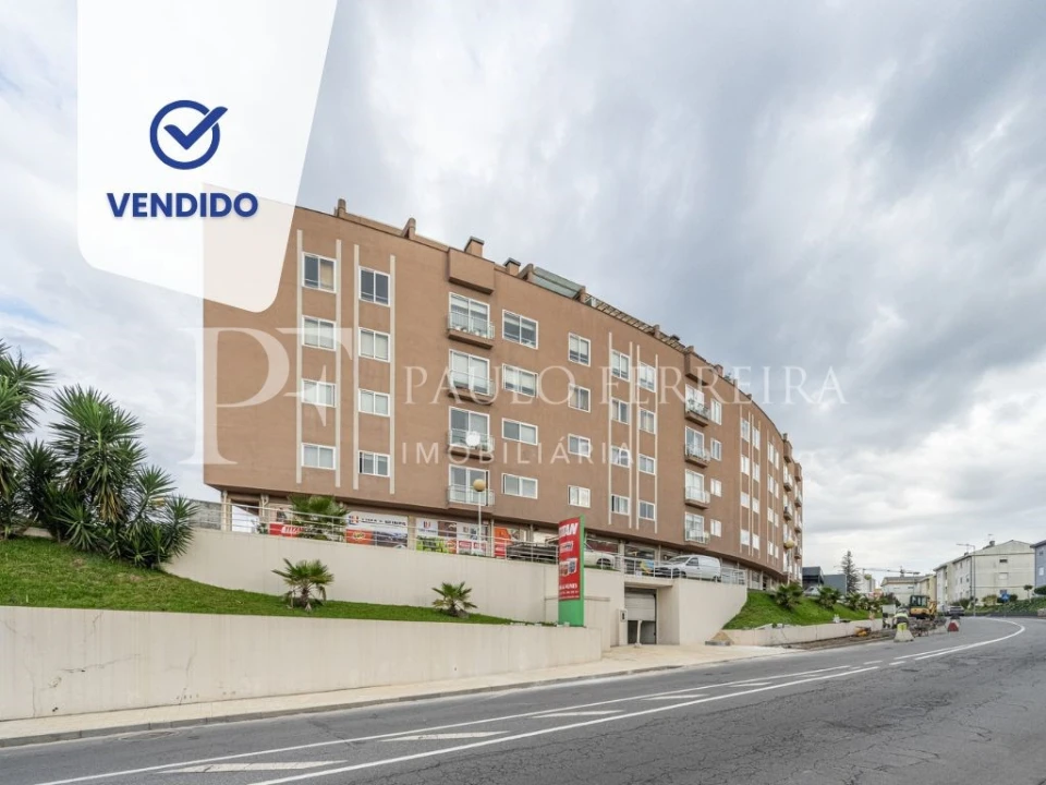 Apartamento T3 para Venda em Vila Nova de Famalicão e Calendário Foto 1