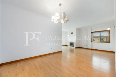 Apartamento T3 para Venda em Vila Nova de Famalicão e Calendário