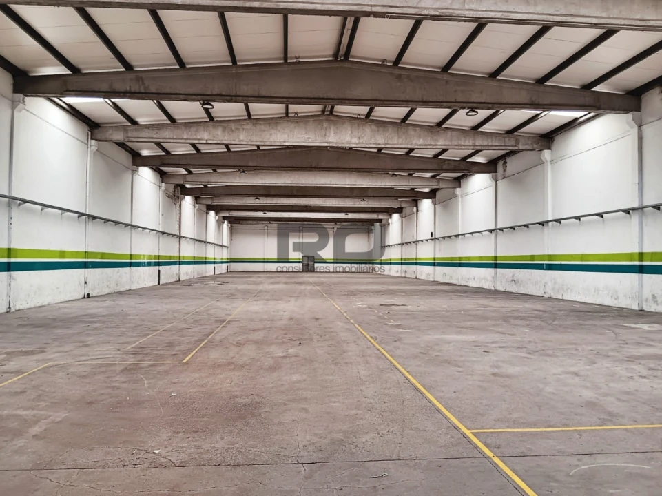 Armazém para Venda em Moreira Foto 3