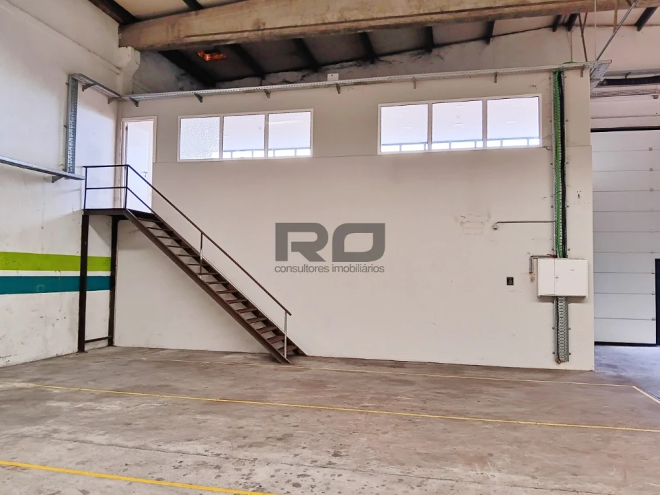 Armazém para Venda em Moreira Foto 6