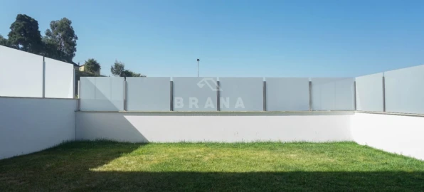 Moradia T3 para Venda em Esporões