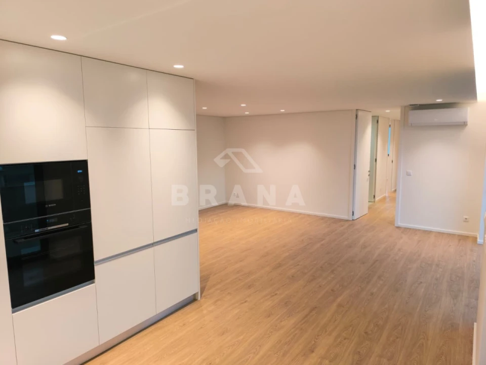 Apartamento T3 para Venda em Ferreiros e Gondizalves Foto 2