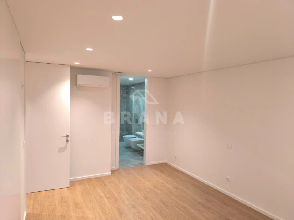 Apartamento T3 para Venda em Ferreiros e Gondizalves Foto 12