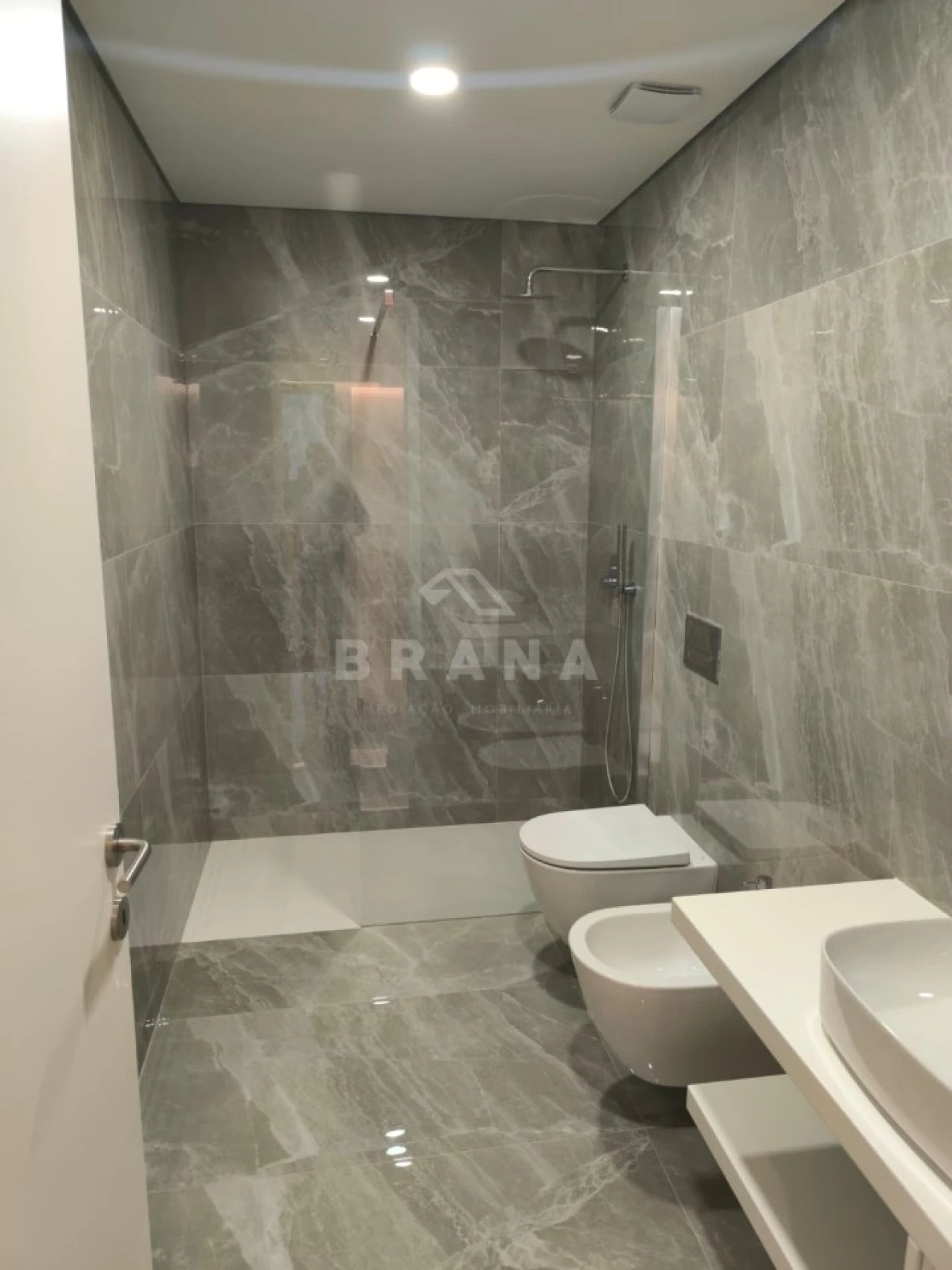 Apartamento T3 para Venda em Ferreiros e Gondizalves Foto 18