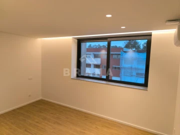 Apartamento T3 para Venda em Ferreiros e Gondizalves