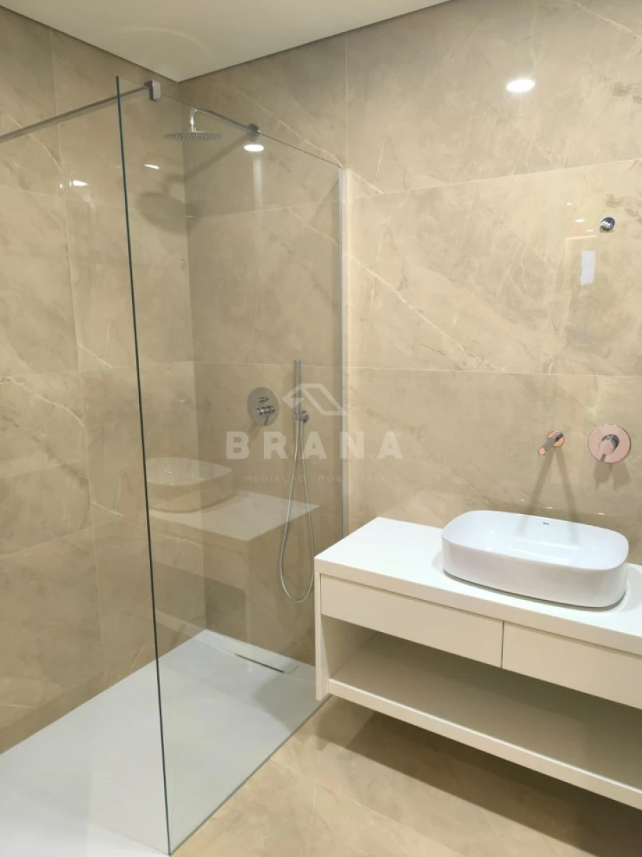 Apartamento T3 para Venda em Ferreiros e Gondizalves Foto 17