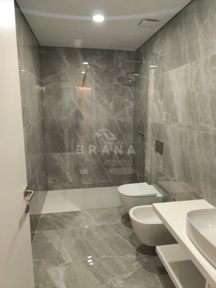 Apartamento T3 para Venda em Ferreiros e Gondizalves Foto 18