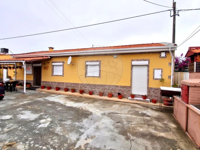 Moradia T2 para Venda em Canelas Foto 1