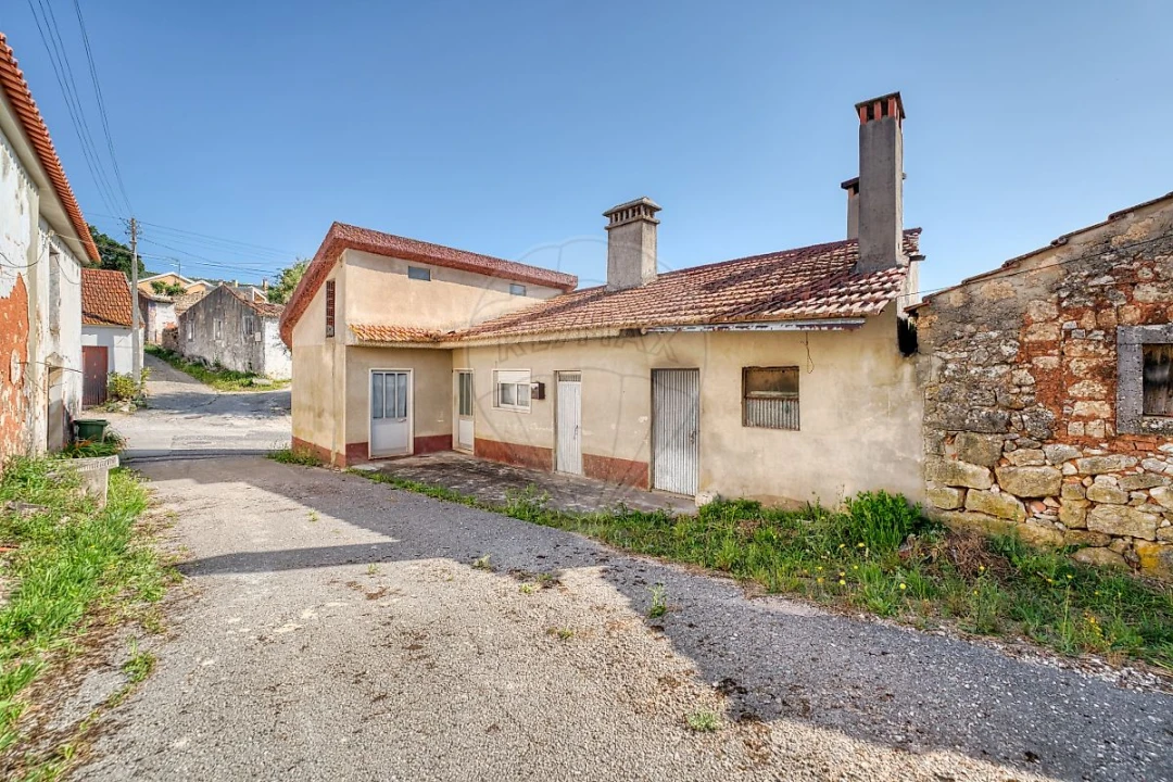 Moradia T1 para Venda em Alcobertas Foto 1